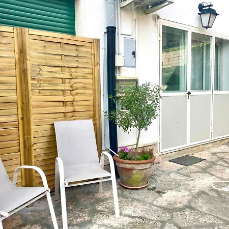 Magnolia Apartments, Di Garda *
